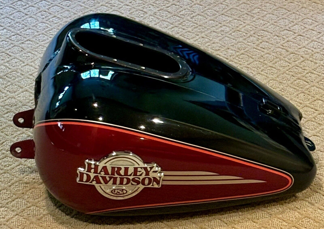 61356-05 HARLEY 2005 ELECTRA GLIDE FLHTCUI VIVID BLACK/LAVA RED GAS TANK OEM