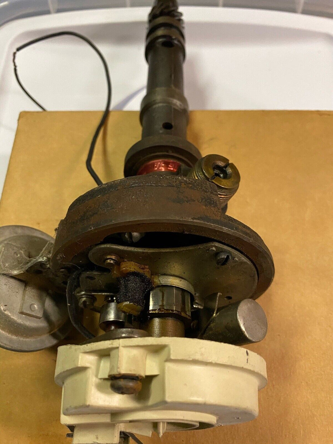 1111069 CHEVY 1964-1966 CORVETTE  HI PERF DISTRIBUTOR   365 HP DATED 7F14  TAG