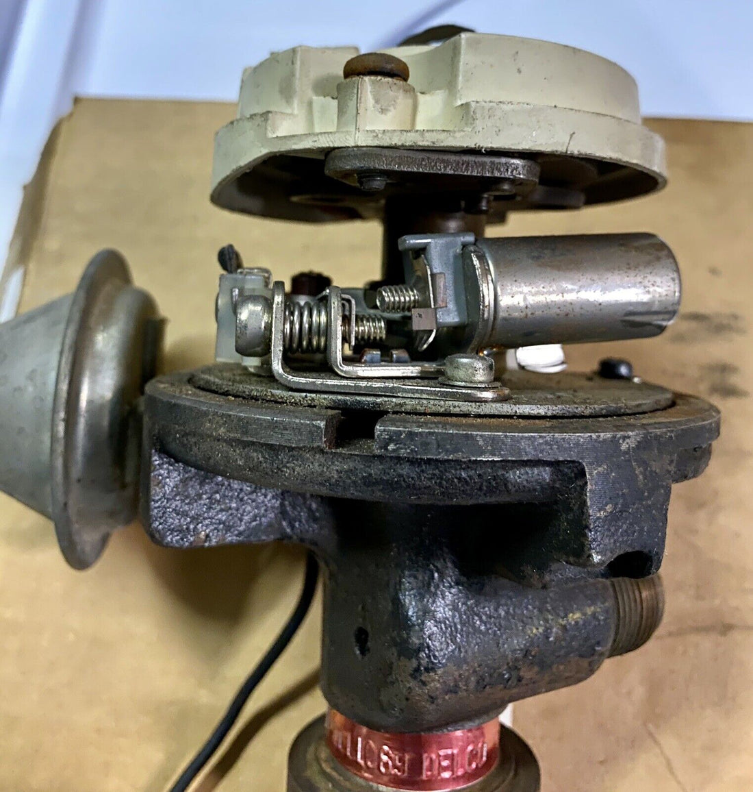 1111069 CHEVY 1964-1966 CORVETTE  HI PERF DISTRIBUTOR   365 HP DATED 7F14  TAG