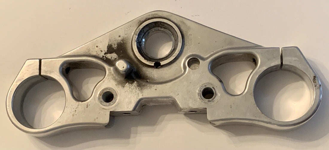 HARLEY-DAVIDSON V-ROD VRSC ALUMINUM TOP TRIPLE TREE FORK SHOCK MOUNT CLAMP