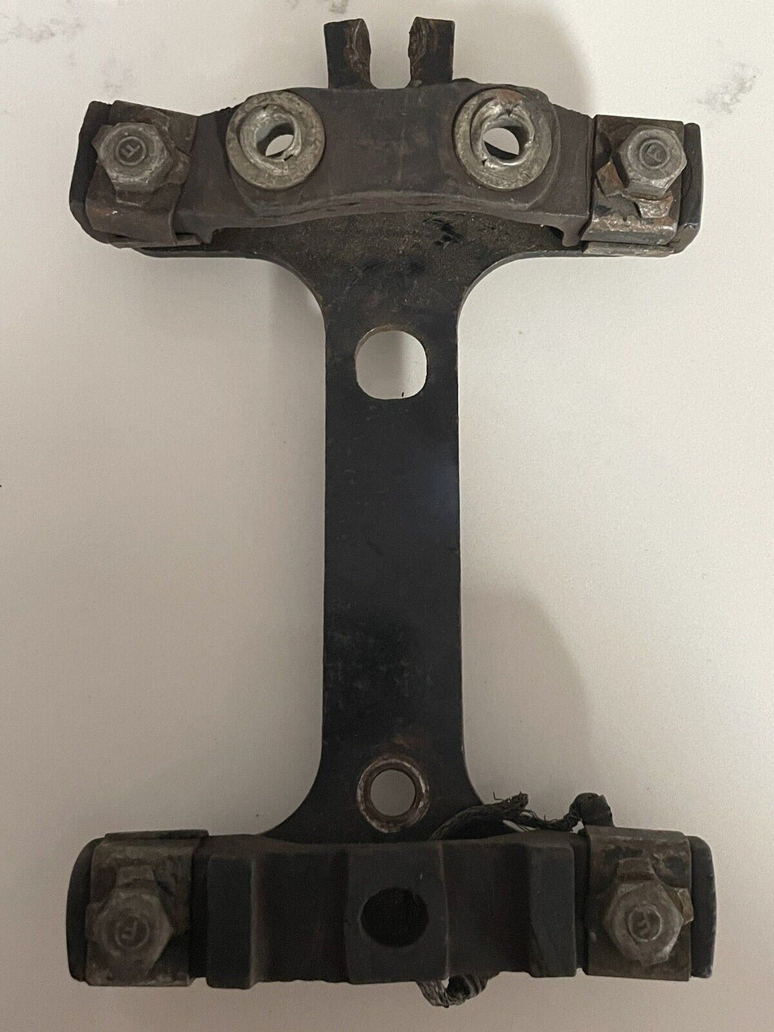 HARLEY-DAVIDSON 1958-LATER BIG TWIN VOLTAGE REGULATOR MOUNT BRACKET COMPLETE