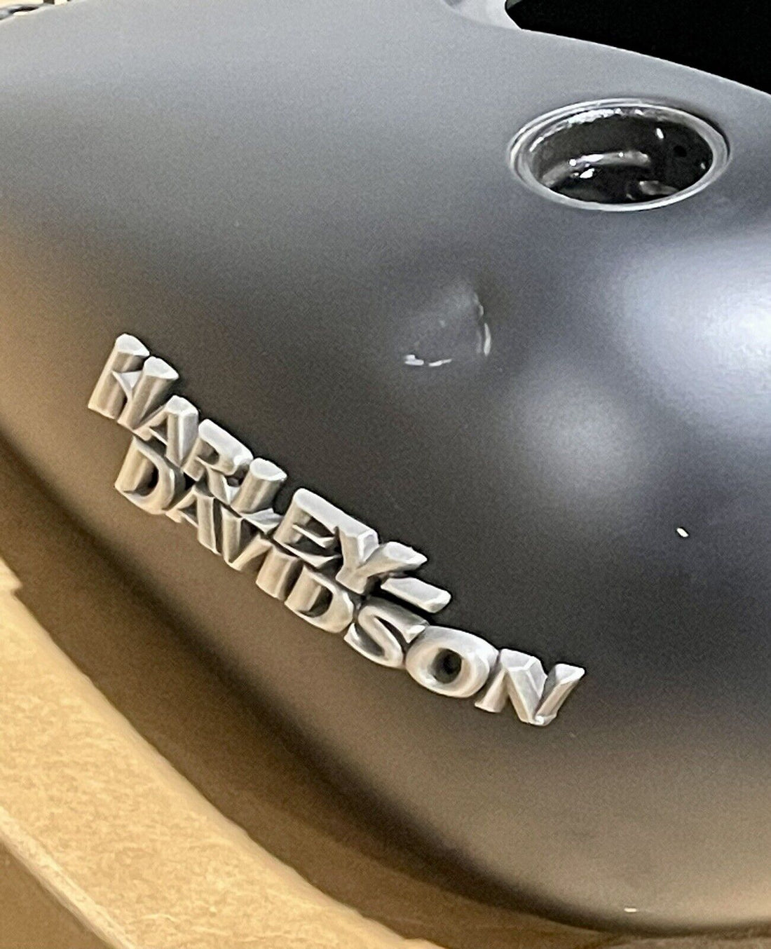 HARLEY-DAVIDSON 2010 FXDB BLACK DENIM GAS TANK