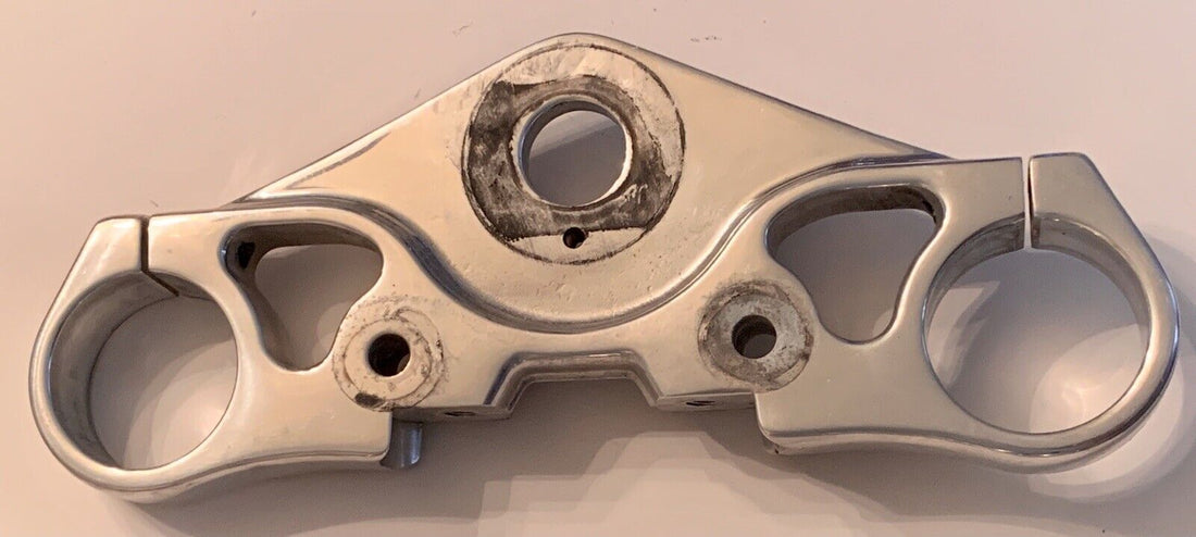 HARLEY-DAVIDSON V-ROD VRSC ALUMINUM TOP TRIPLE TREE FORK SHOCK MOUNT CLAMP