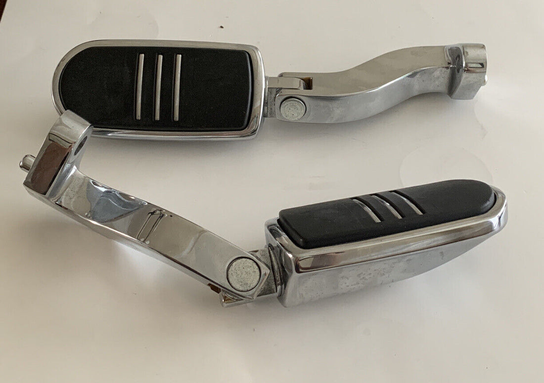 HARLEY-DAVIDSON TOURING CHROME STREAMLINER FOOT PEGS FOOTRESTS WITH BRACKETS