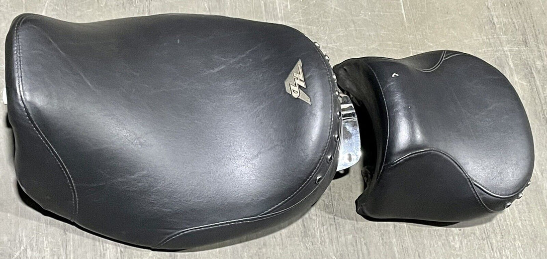 HARLEY-DAVIDSON 2007 TOURING 2 PIECE STUDDED DRIVER SOLO FRONT SEAT & PASSENGER PILLION