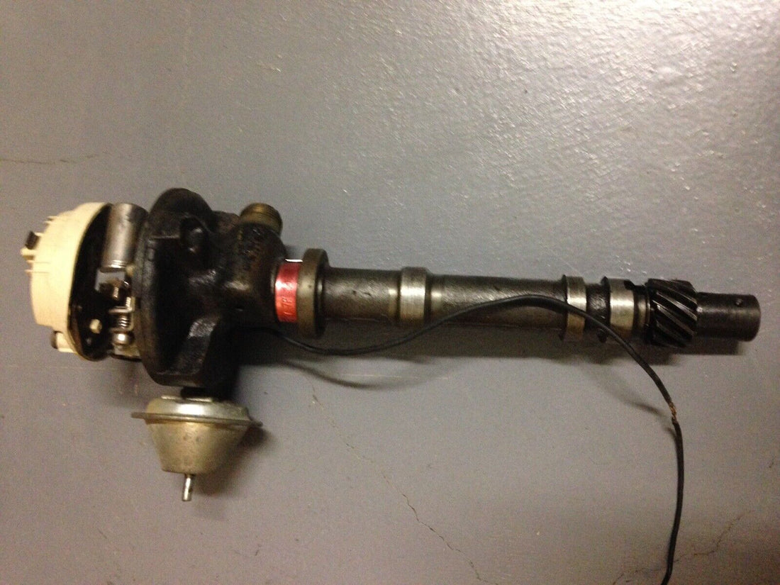 1111069 CHEVY 1964-1966 CORVETTE  HI PERF DISTRIBUTOR   365 HP DATED 7F14  TAG