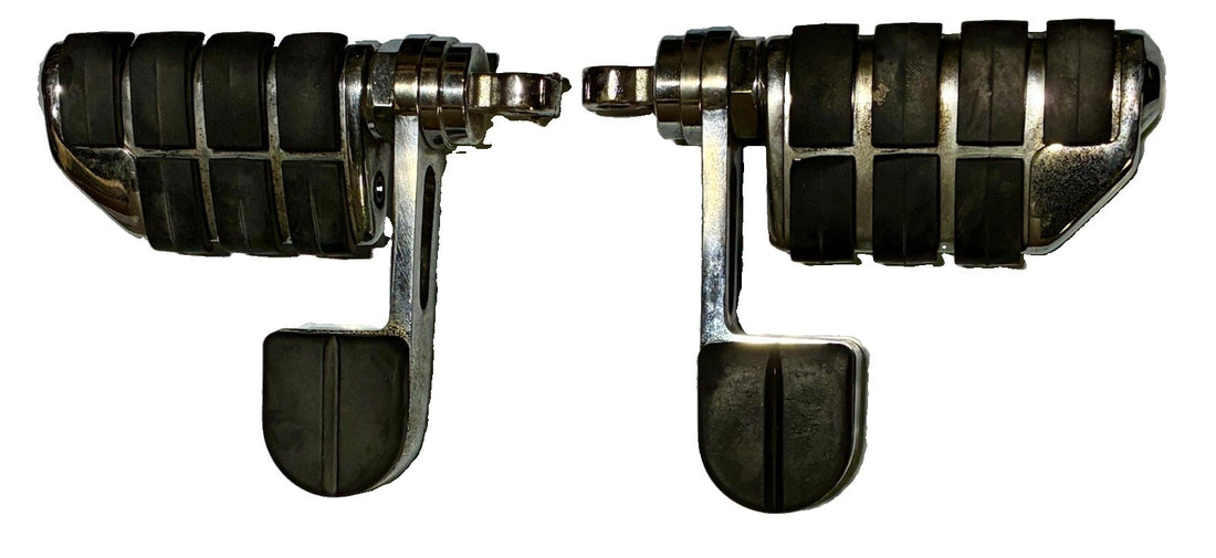 
  
  KURYAKYN HARLEY UNIVERSAL FOOTPEGS & MOUNTS W/ ADJ HEEL OEM
  
