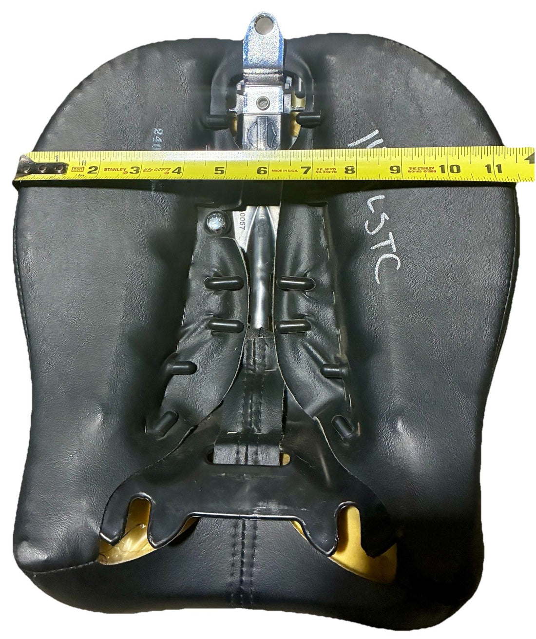 
  
  51812-09 HARLEY-DAVIDSON 2009-2017 FLSTC HERITAGE PASSENGER PILLION SEAT OEM
  
