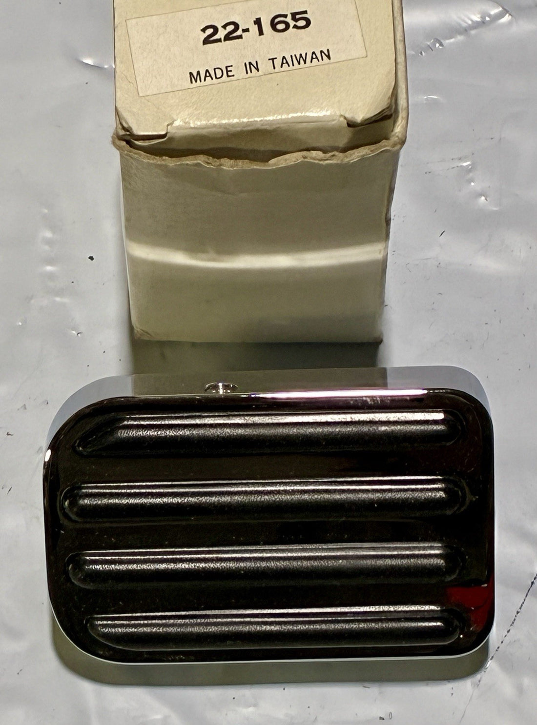 
  
  HARLEY-DAVIDSON 1982-1993 FLHS FXWG FXST FXDWG CHROME BRAKE PEDAL & PAD RAIL NOS
  
