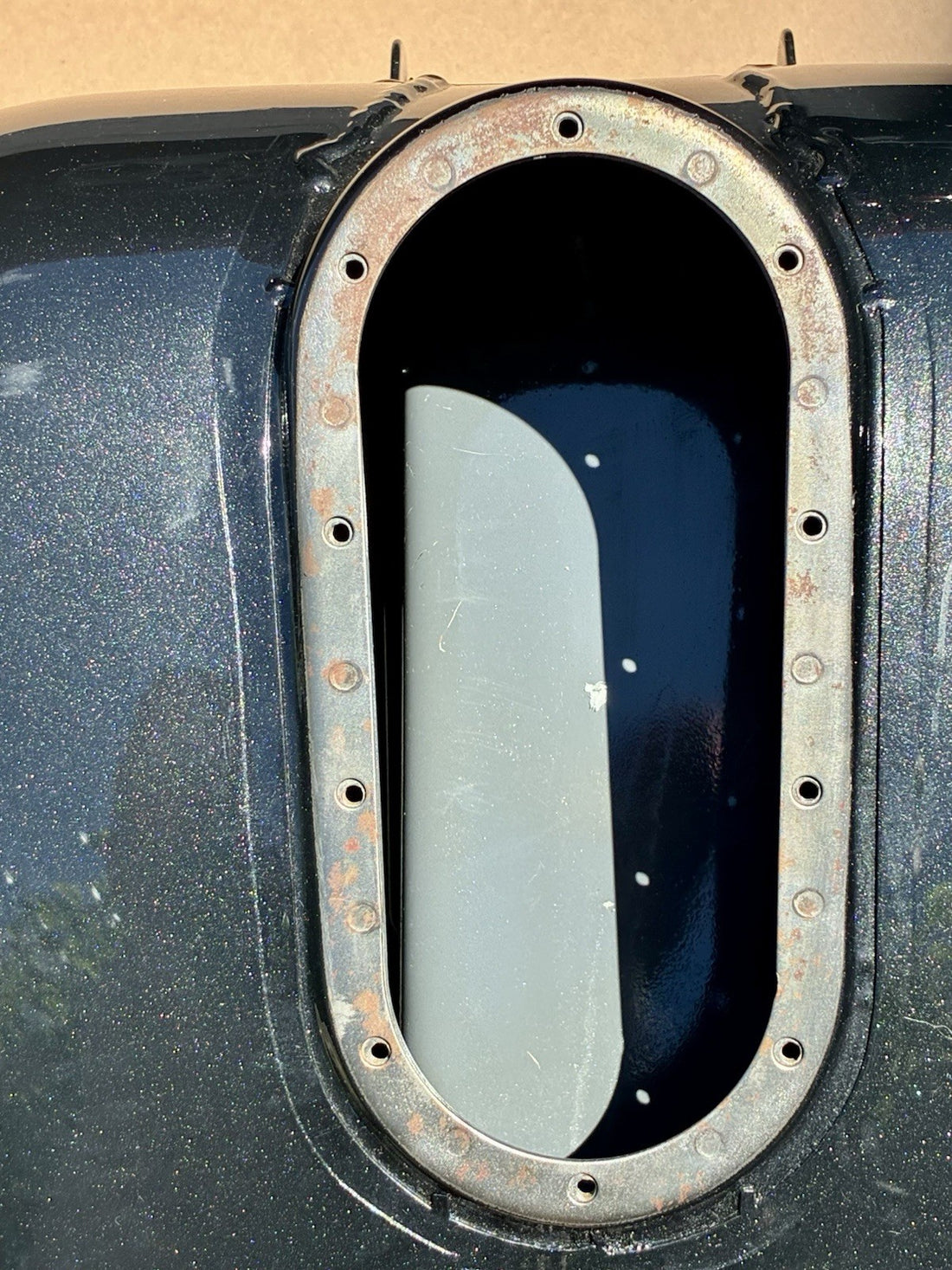 
  
  HARLEY-DAVIDSON BLACK PEARL FLTRI GAS TANK OEM
  
