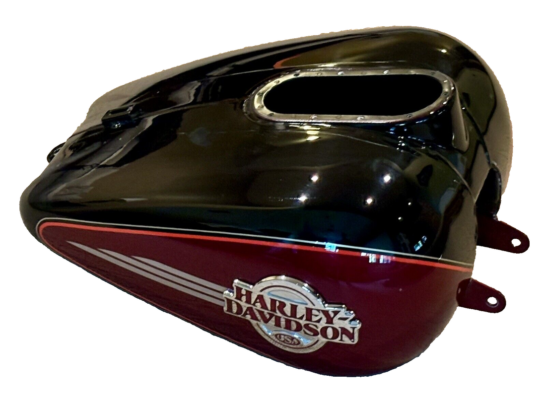 61356-05 HARLEY 2005 ELECTRA GLIDE FLHTCUI VIVID BLACK/LAVA RED GAS TANK OEM