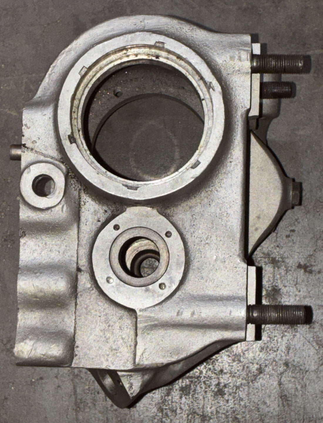 
  
  HARLEY-DAVIDSON L1944-E1945 KNUCKLEHEAD TRANSMISSION CASE OEM
  
