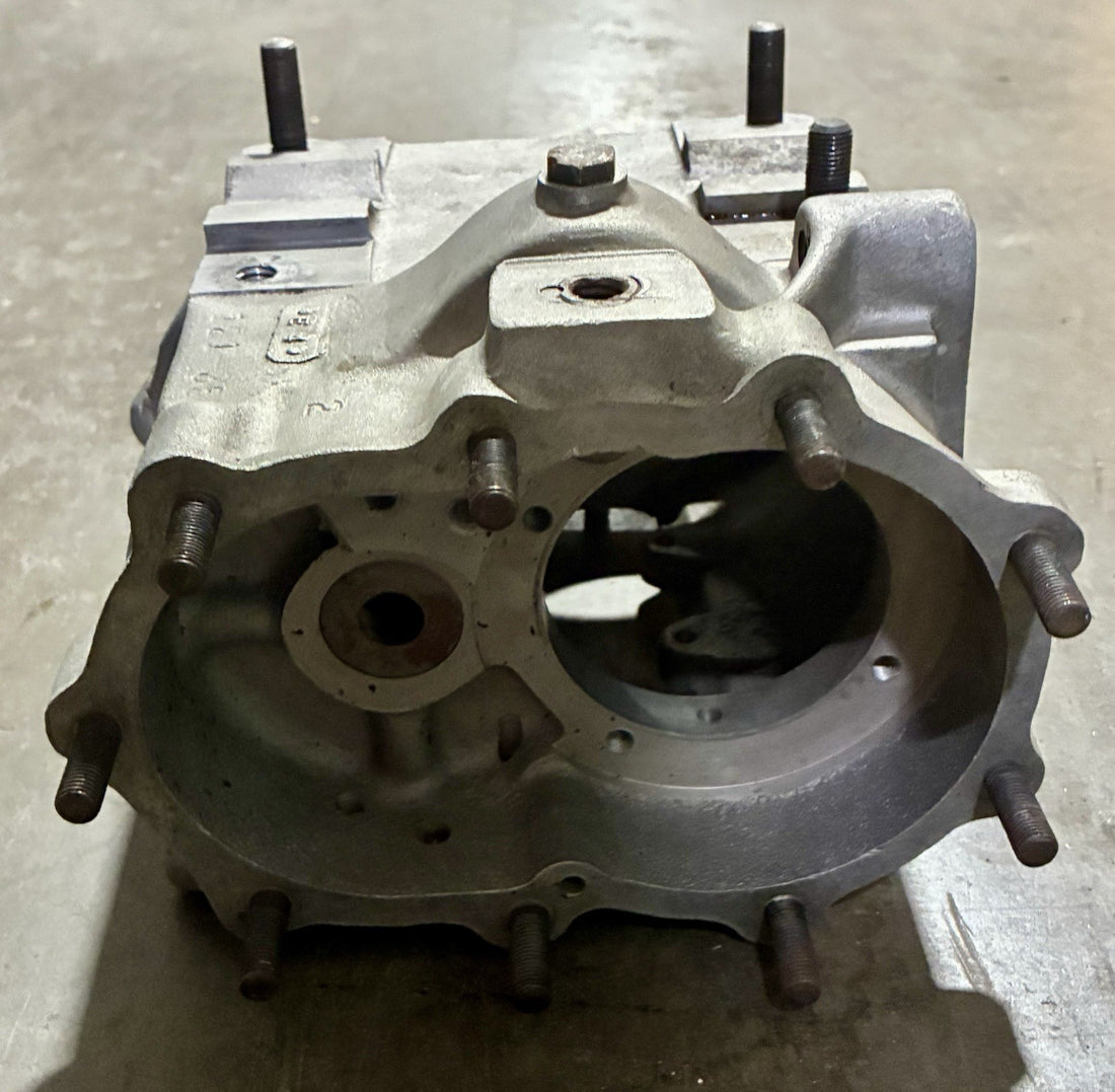 
  
  HARLEY-DAVIDSON L1944-E1945 KNUCKLEHEAD TRANSMISSION CASE OEM
  
