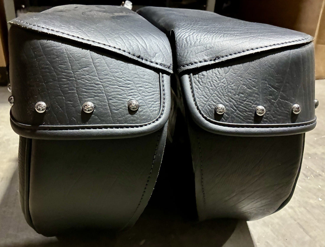 
  
  HARLEY-DAVIDSON 2000-2017 HERITAGE SOFTAIL FATBOY RED CONCHO SADDLEBAGS
  
