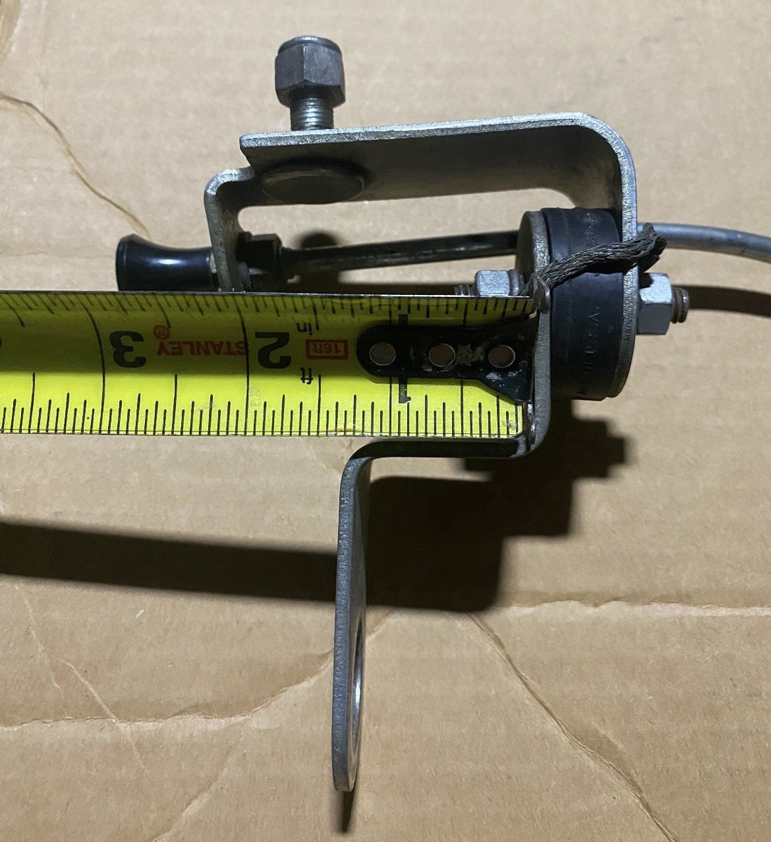 
  
  69117-71A HARLEY-DAVIDSON SPORTSTER HORN & CHOKE BRACKET ASSEMBLY OEM
  
