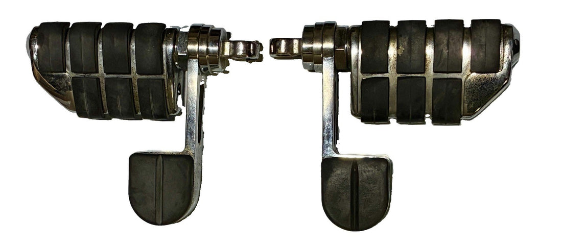 
  
  KURYAKYN HARLEY UNIVERSAL FOOTPEGS & MOUNTS W/ ADJ HEEL OEM
  
