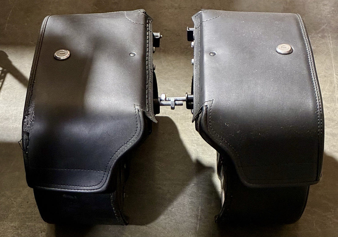 
  
  VIKING 2000-2017 SOFTAIL HARLEY BOLT ON LEATHER SADDLE BAGS
  
