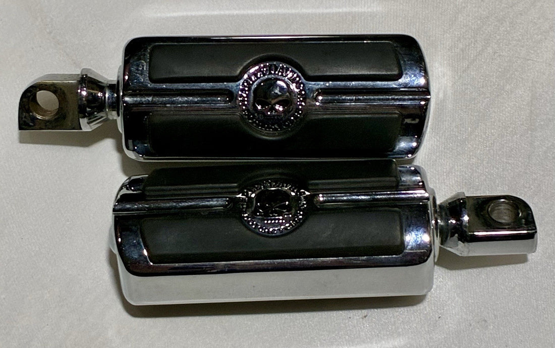 
  
  HARLEY WILLIE G SKULL CHROME PASSENGER  HIGHWAY FOOT PEGS SET LEFT & RIGHT
  
