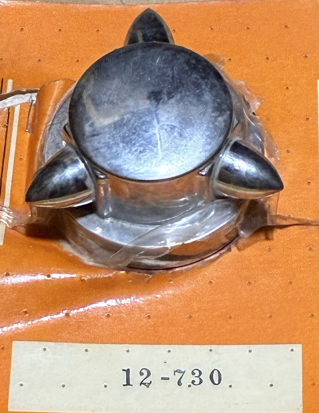 
  
  VINTAGE CHOPPER GAS CAP SPIKE COVER HARLEY-DAVIDSON PANHEAD SHOVELHEAD BOBBER
  
