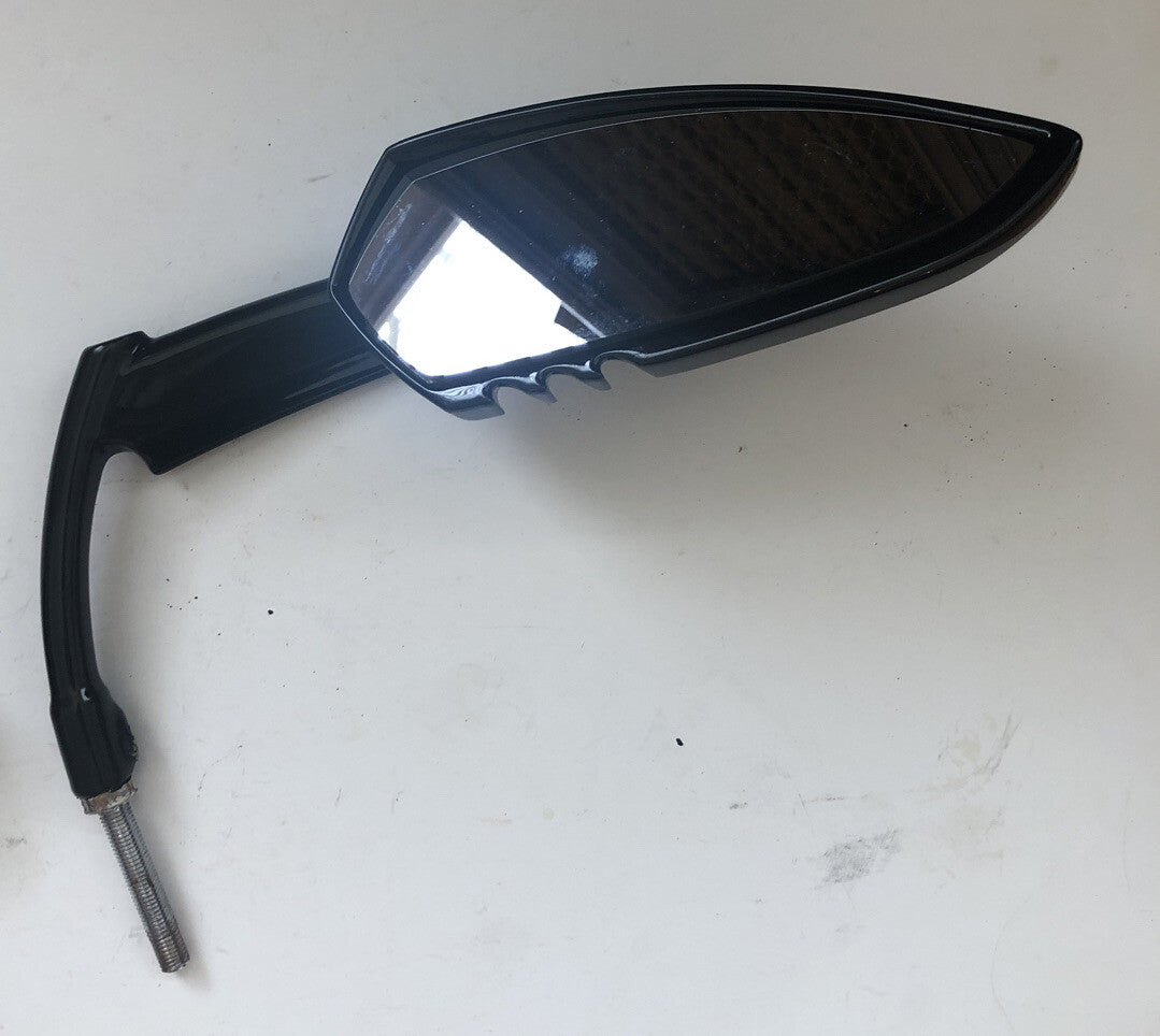 HARLEY-DAVIDSON     CUSTOM RIGHT BLACK REAR VIEW MIRROR