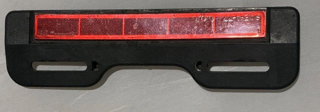
  
  HARLEY-DAVIDSON RED REFLECTOR BRACKET PLATE OEM
  
