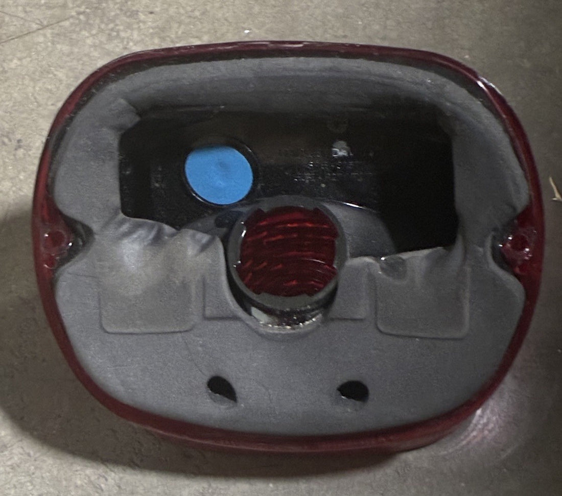 
  
  HARLEY-DAVIDSON 1999-2021 REAR TAIL BRAKE LIGHT OEM
  
