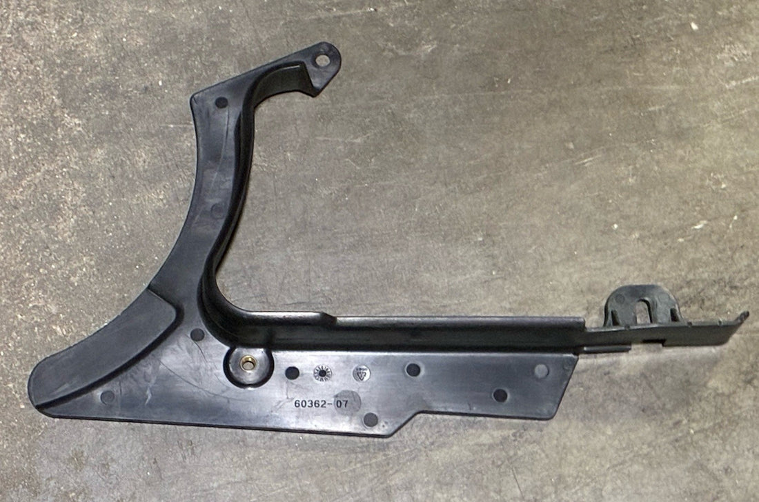 
  
  60362-07 HARLEY-DAVIDSON 2007-2017 SOFTAIL DEBRIS DEFLECTOR  OEM
  
