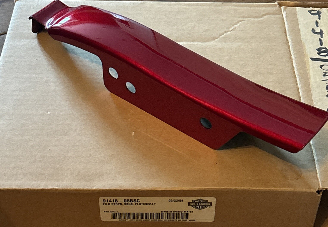 
  
  91418-05BSC HARLEY-DAVIDSON FLHTCSE2 CANDY CHERRY SADDLEBAG FILLER TRIM STRIP
  
