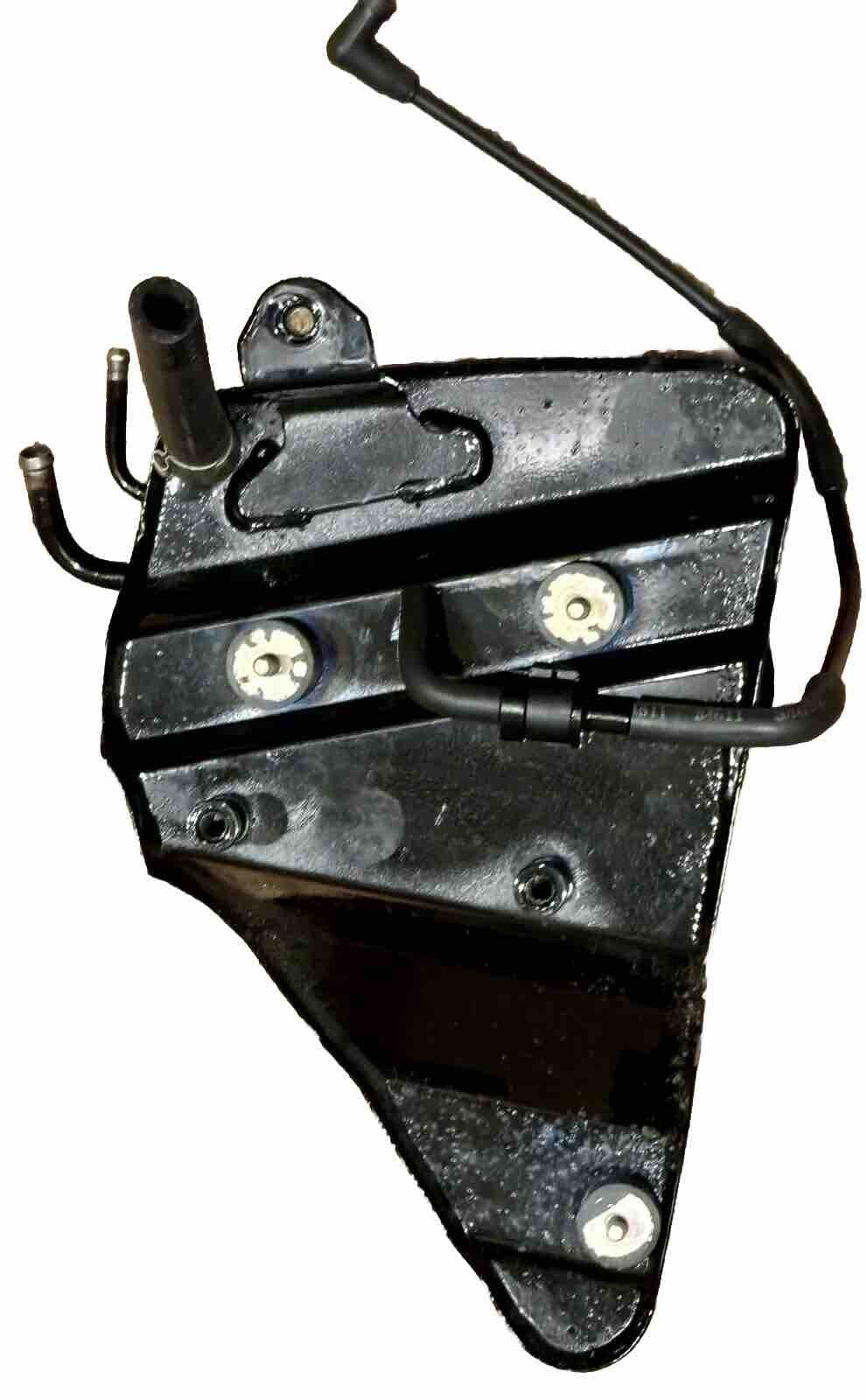 
  
  62888-99 HARLEY-DAVIDSON 2000-2003 SPORTSTER OIL TANK OEM
  
