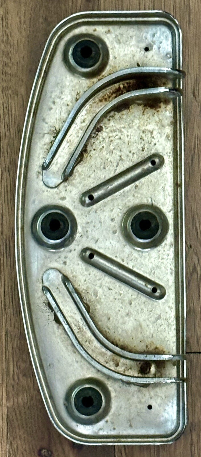 
  
  HARLEY-DAVIDSON RIGHT FLOORBOARD FOOTBOARD WITH INSERT OEM
  
