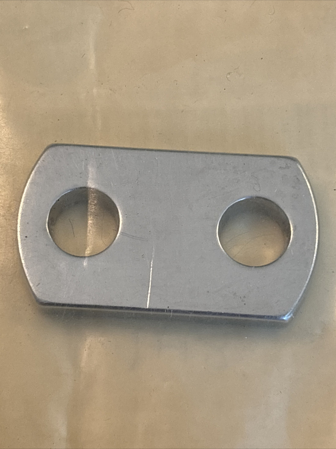 
  
  68504-83 HARLEY-DAVIDSON TURN SIGNAL BRACKET NOS OEM
  
