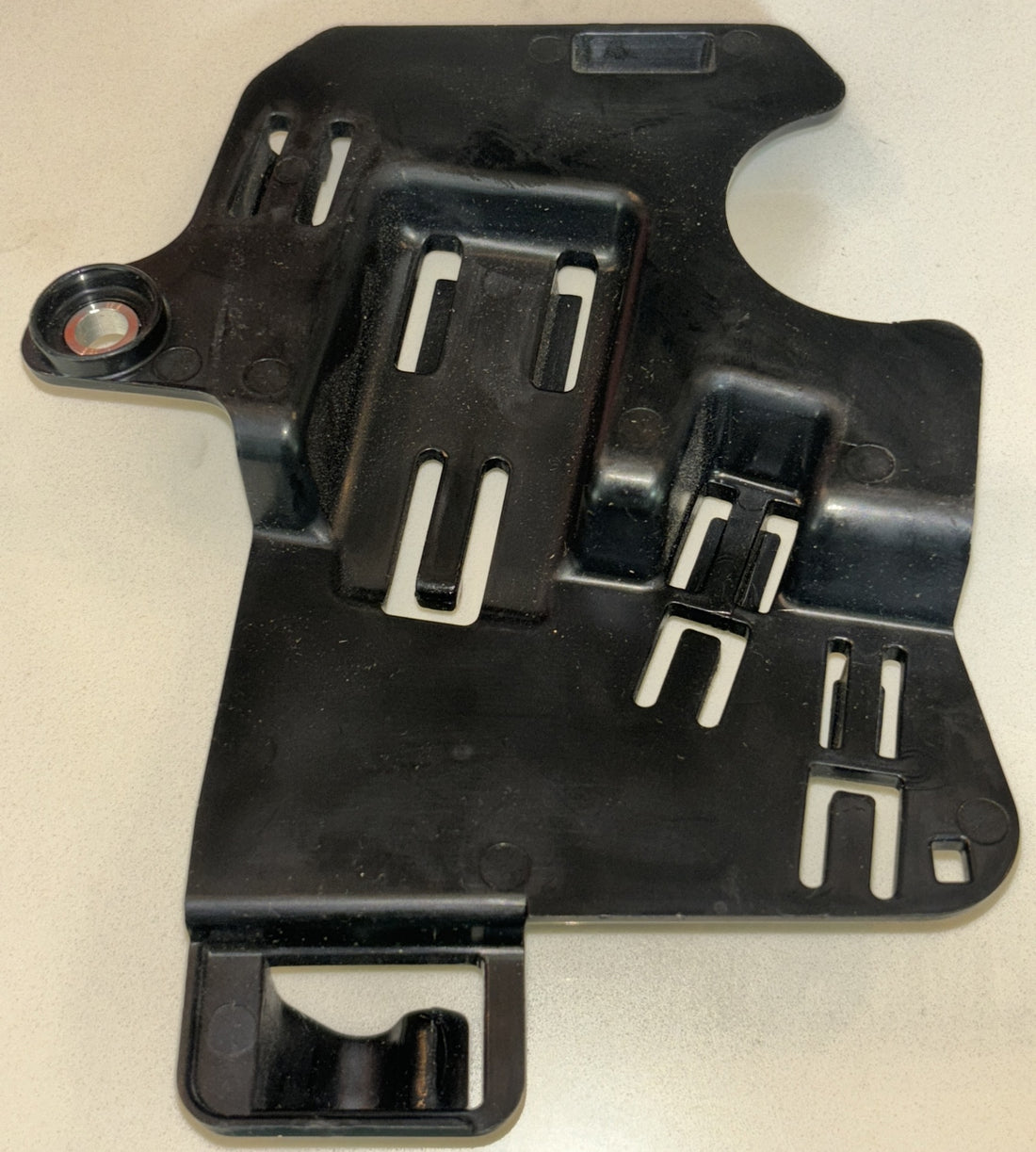 
  
  69202191 HARLEY 2021-2022 SOFTAIL FAT BOB & LOW RIDER SUB CADDY MOUNT BRACKET
  
