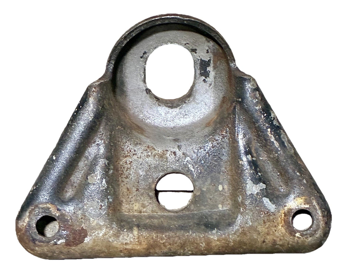 
  
  67811-51 HARLEY-DAVIDSON HUMMER HEADLIGHT MOUNT BRACKET OEM
  
