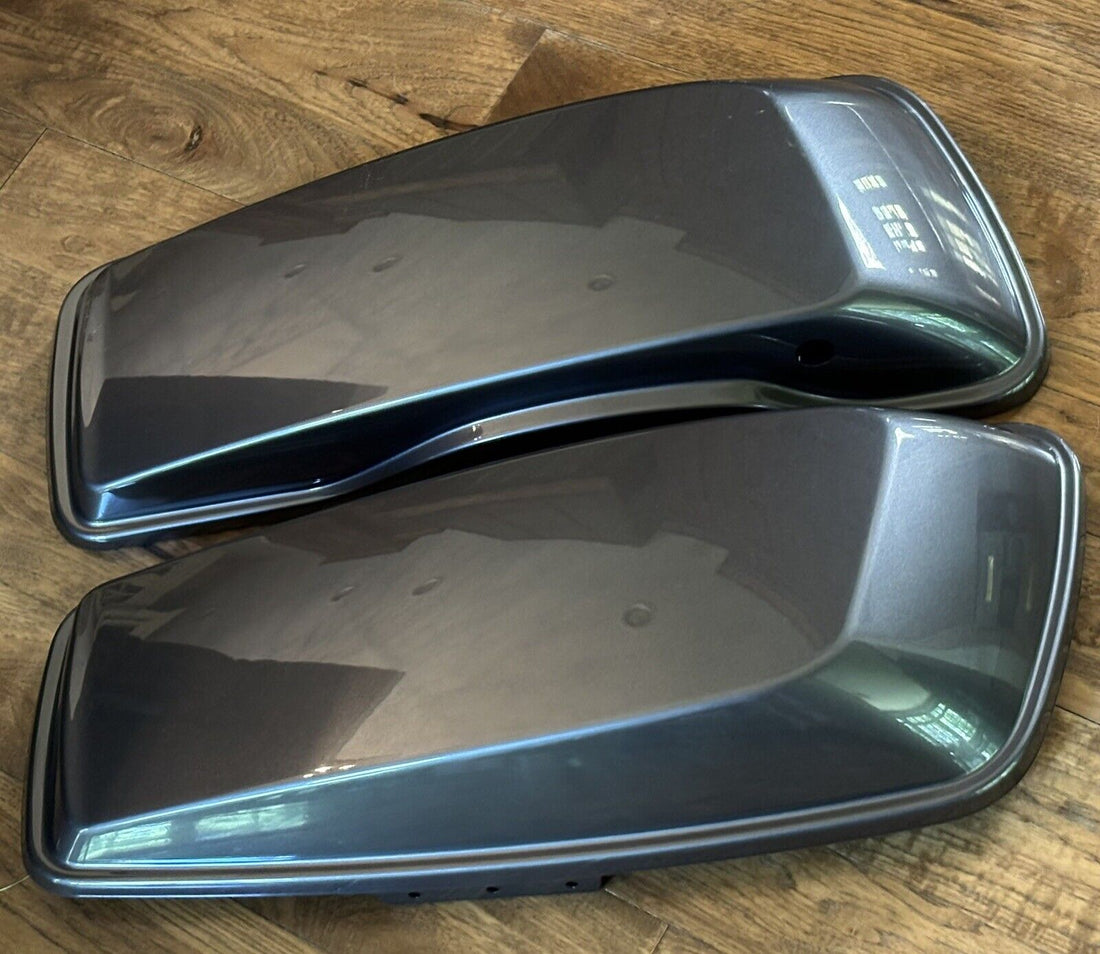 
  
  HARLEY-DAVIDSON LEFT & RIGHT GRAY SADDLEBAG COVER LID SET OEM NTO
  
