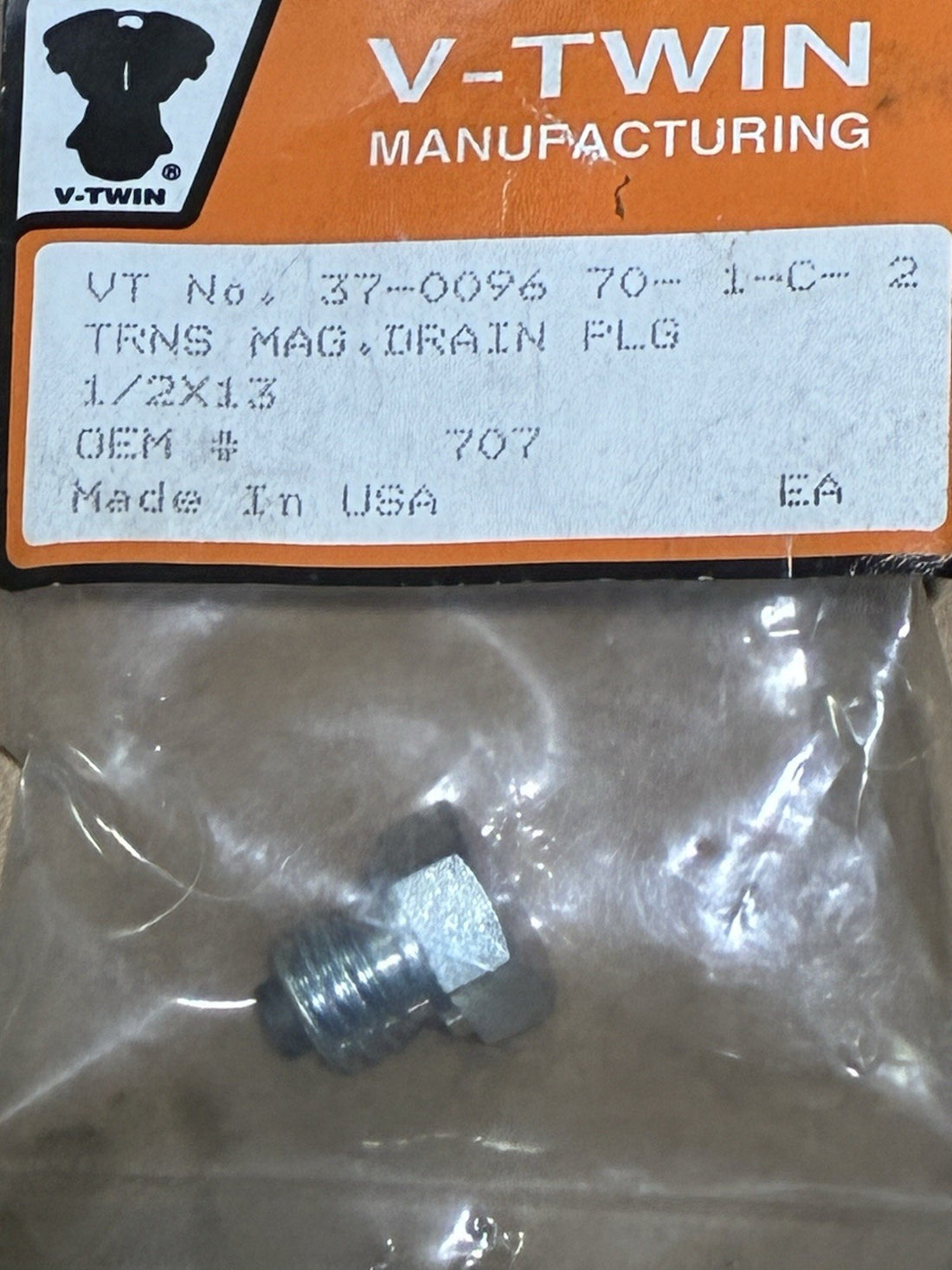 
  
  37-0096 TRANSMISSION DRAIN PLUG 1/2 X 13 1941-1971 FX FL PANHEAD SHOVELHEAD NOS
  

