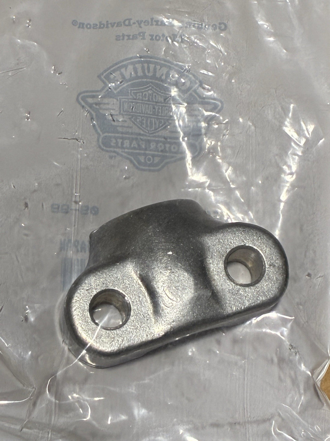 
  
  45994-77 HARLEY 1975-1983 SHOVELHEAD CHROME RIGHT FORK SLIDER AXLE CAP OEM NOS
  
