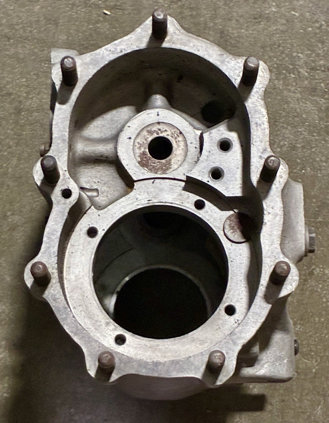 
  
  HARLEY-DAVIDSON L1944-E1945 KNUCKLEHEAD TRANSMISSION CASE OEM
  
