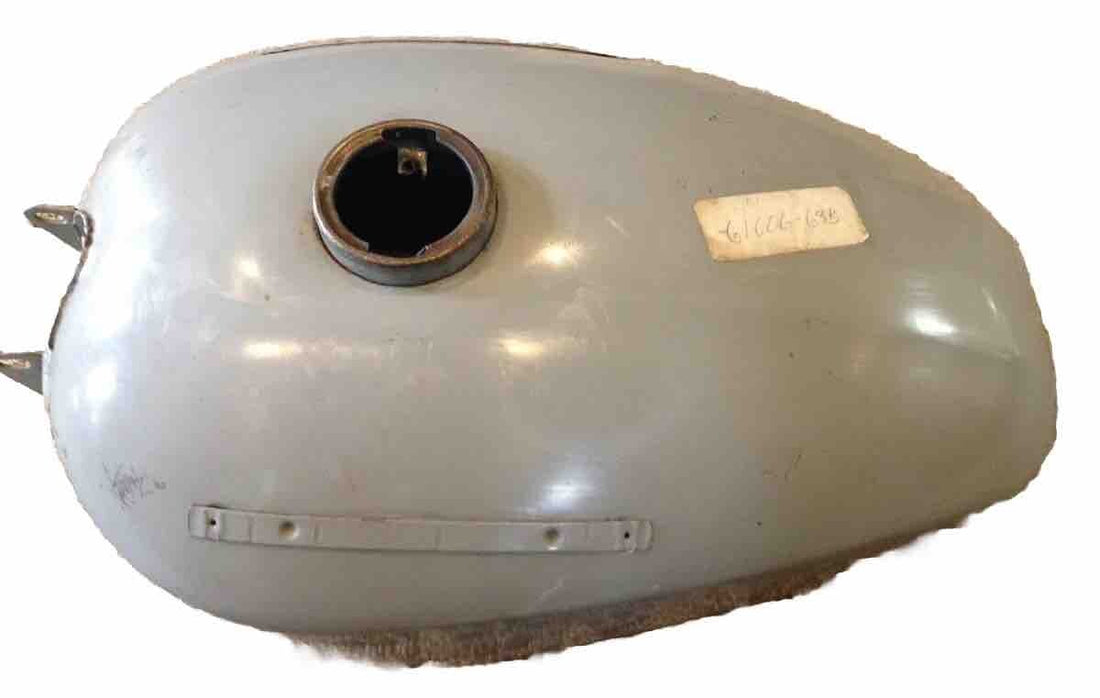 
  
  61006-63B HARLEY-DAVIDSON 1963-1965  XLH SPORTSTER 4.5 GALLON GAS FUEL TANK
  

