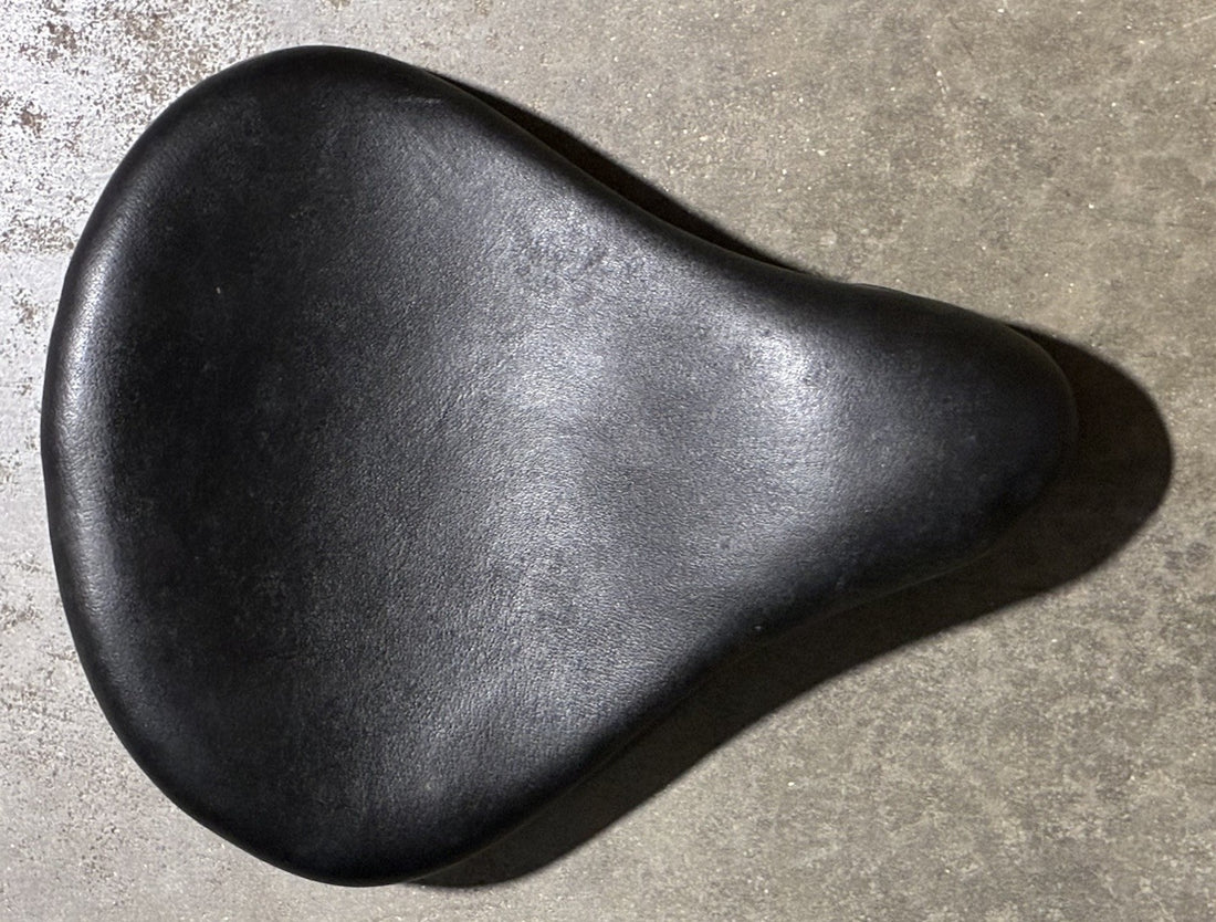 
  
  AFTERMARKET K MODEL 900 SPORTSTER KH KHK 750 SOLO SEAT
  
