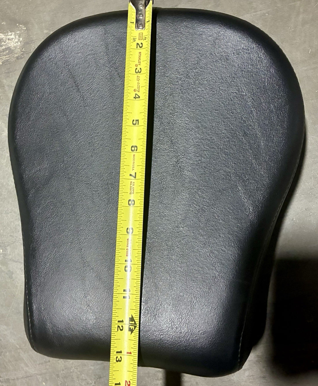
  
  51812-09 HARLEY-DAVIDSON 2009-2017 FLSTC HERITAGE PASSENGER PILLION SEAT OEM
  
