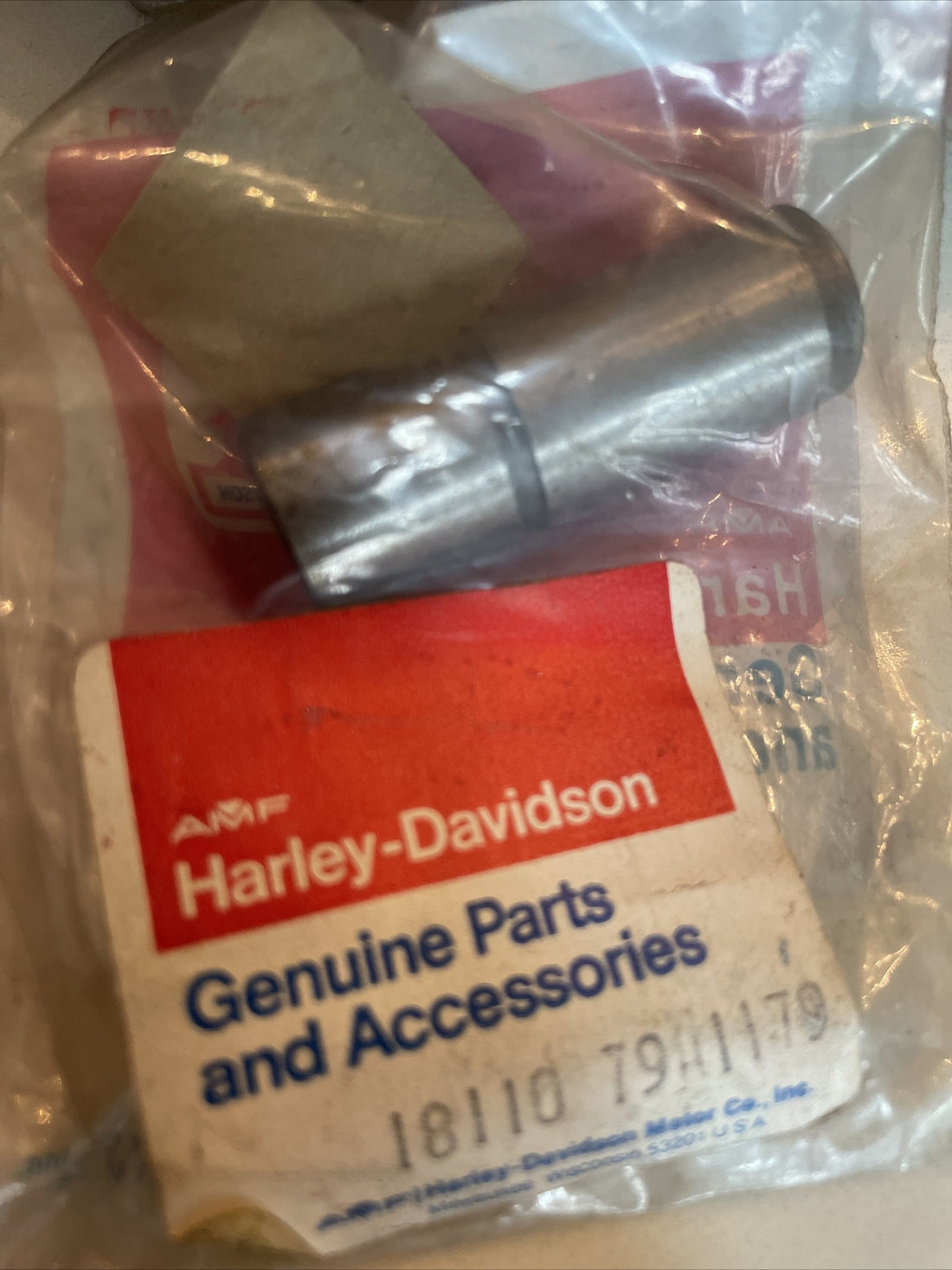 
  
  18110-79  HARLEY-DAVIDSON VALVE GUIDE NOS OEM
  
