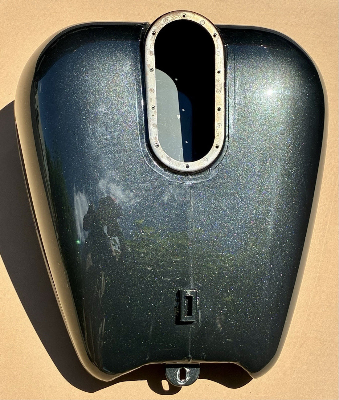 
  
  HARLEY-DAVIDSON BLACK PEARL FLTRI GAS TANK OEM
  
