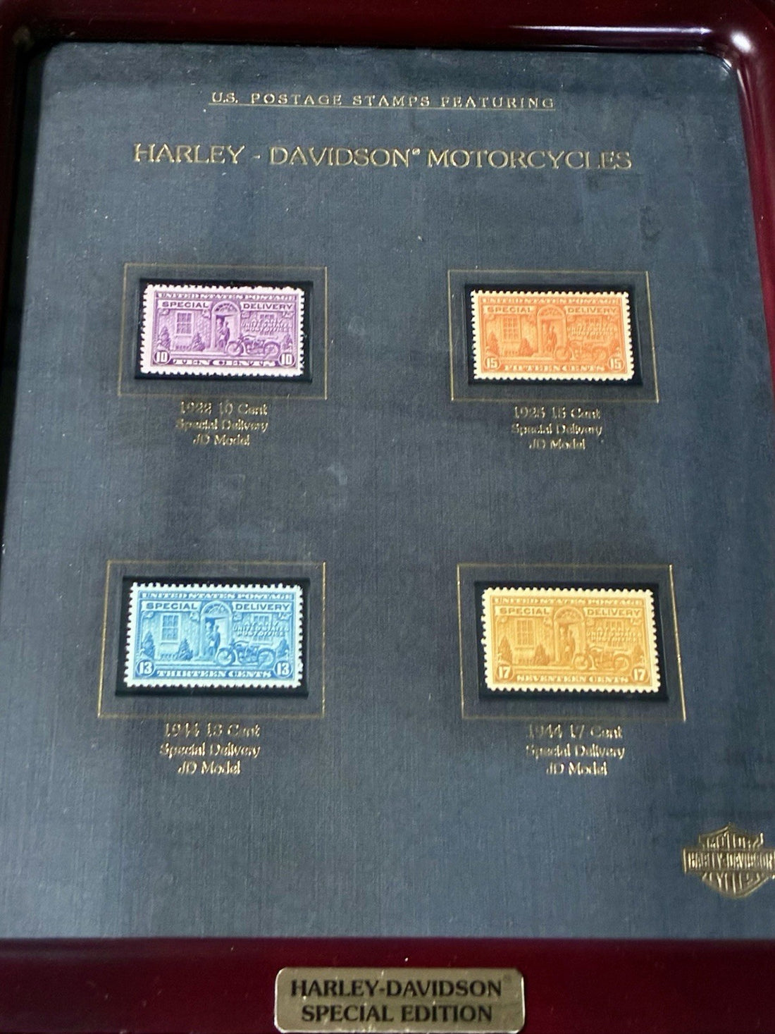 
  
  99398-93V HARLEY-DAVIDSON 1992 12 x 10 FRAMED US POSTAGE 4 STAMP SET NEW
  
