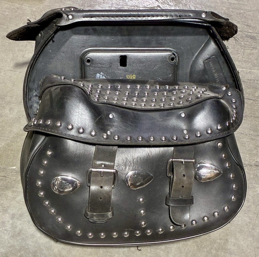 
  
  5997 5998 HARLEY-DAVIDSON 2000-2017 HERITAGE SOFTAIL FLSTC  SADDLEBAG SET
  
