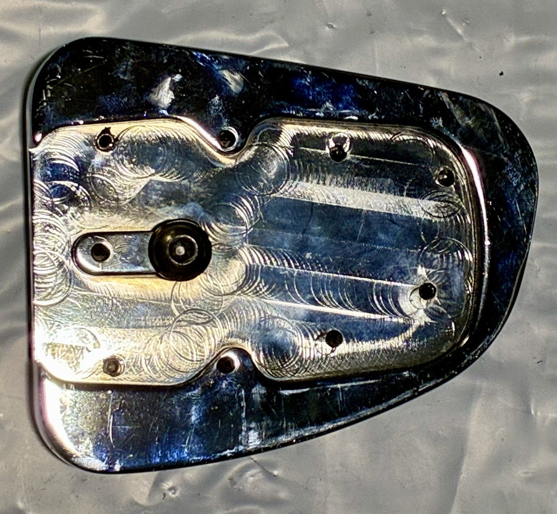 
  
  SOFTAIL TOURING DRESSER HARLEY BANANA BOARD BRAKE PEDAL COVER CHROME WITH RIVETS
  
