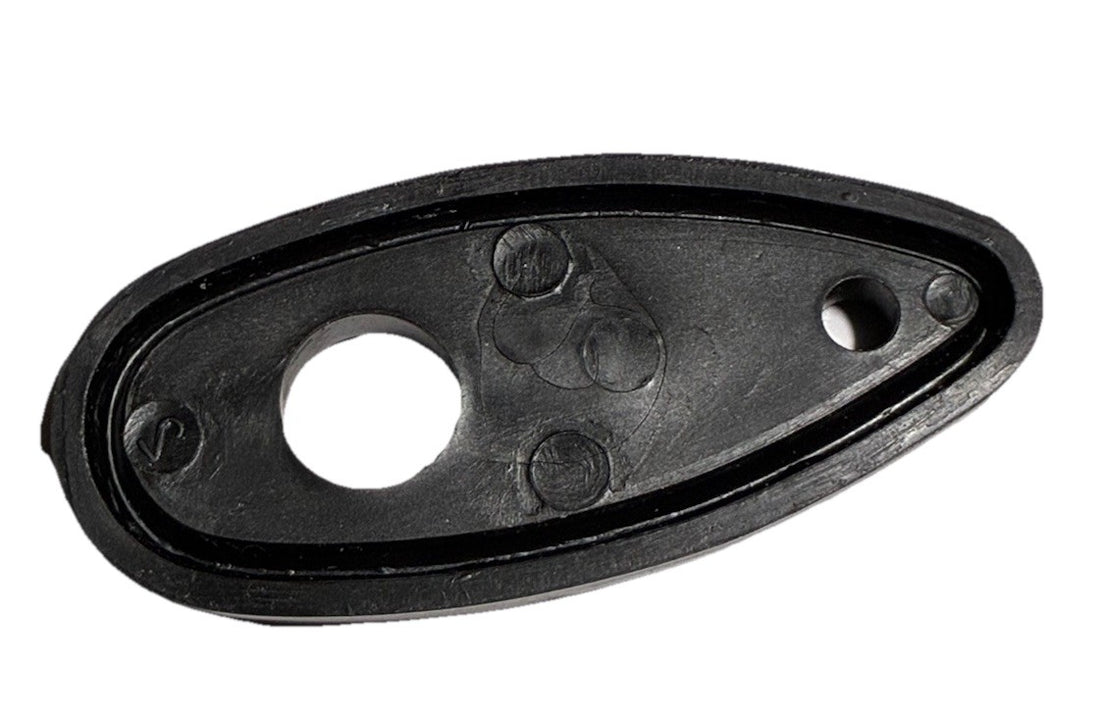 
  
  76169-86 HARLEY-DAVIDSON ANTENNA PAD OEM
  

