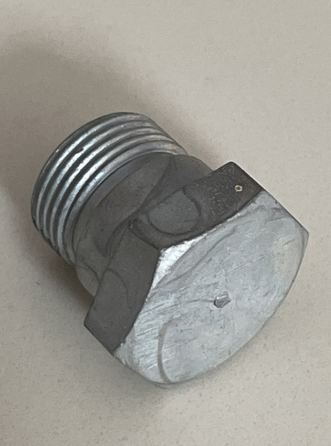 
  
  24575-52 HARLEY SPORTSTER K & XL  LOWER SPEEDOMETER BLOCK OFF HOLE PLUG NOS OEM
  
