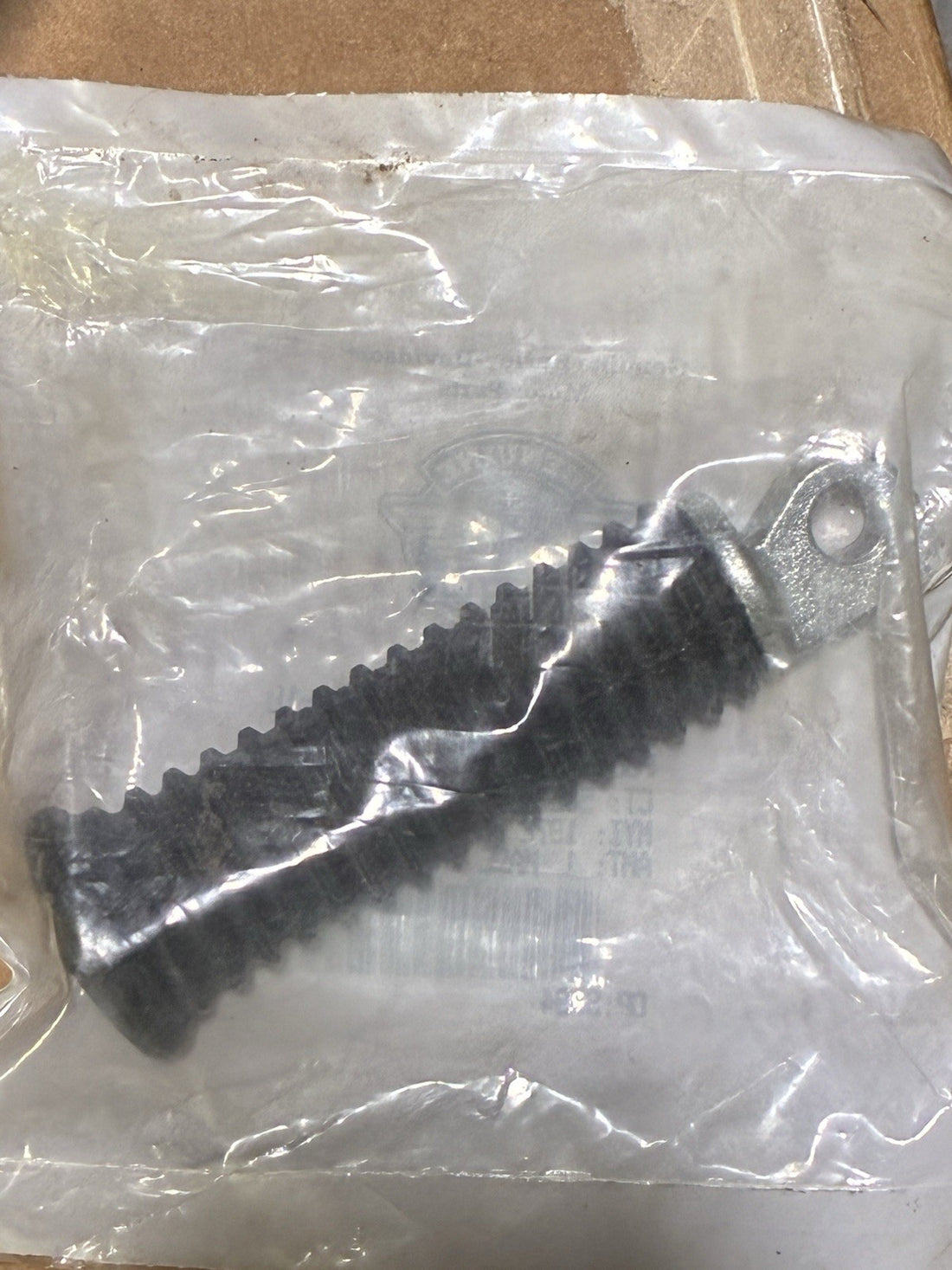 
  
  33048-72 HARLEY-DAVIDSON RUBBER FOOTREST FOOT PEG OEM NOS
  
