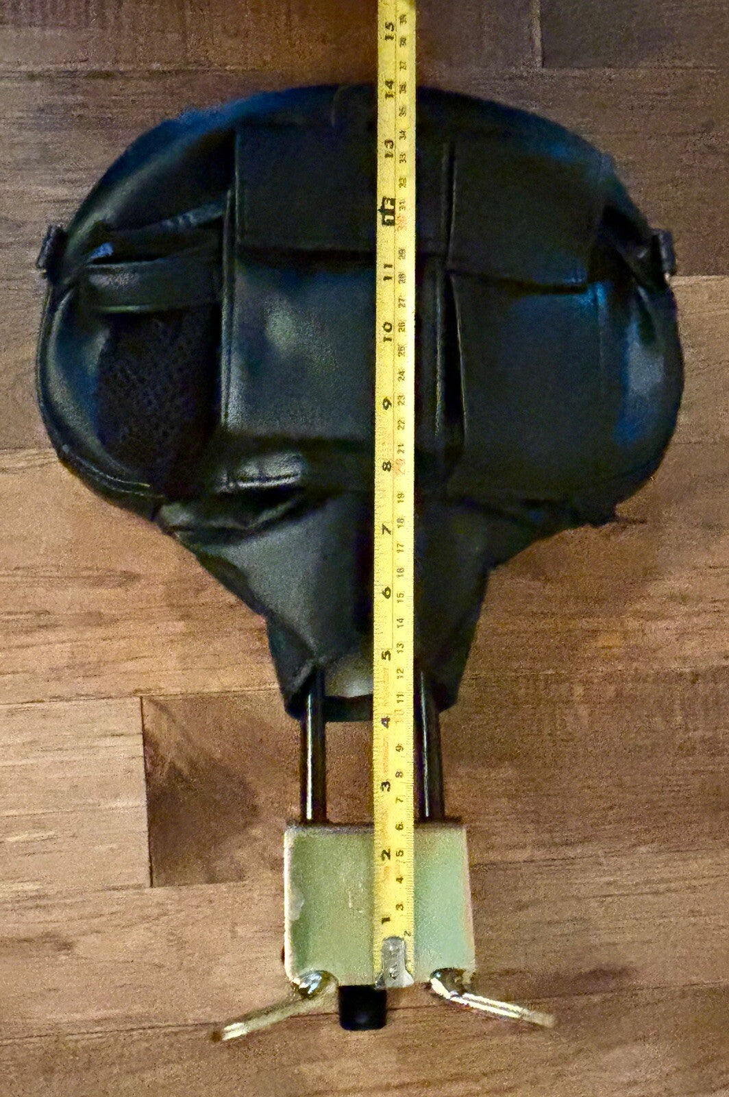 HARLEY-DAVIDSON TOURING REMOVABLE  RIDER BACKREST W/ POCKETS  OEM