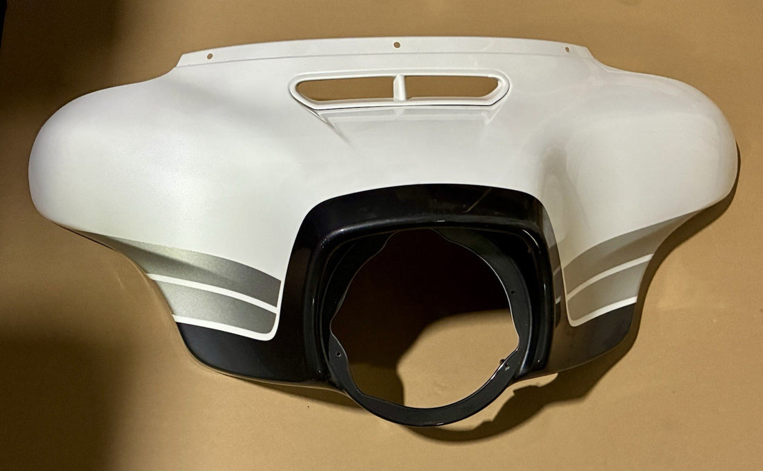 
  
  HARLEY-DAVIDSON 2020 FLHT OUTER FAIRING OEM
  
